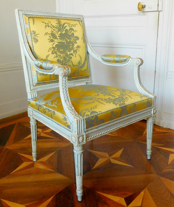 Pluvinet : mobilier de salon 4 pièces d'époque Louis XVI, damas de soie jaune - estampillé